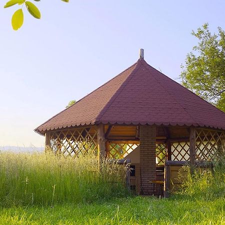Vlachovo Motel Pod Stromisom מראה חיצוני תמונה