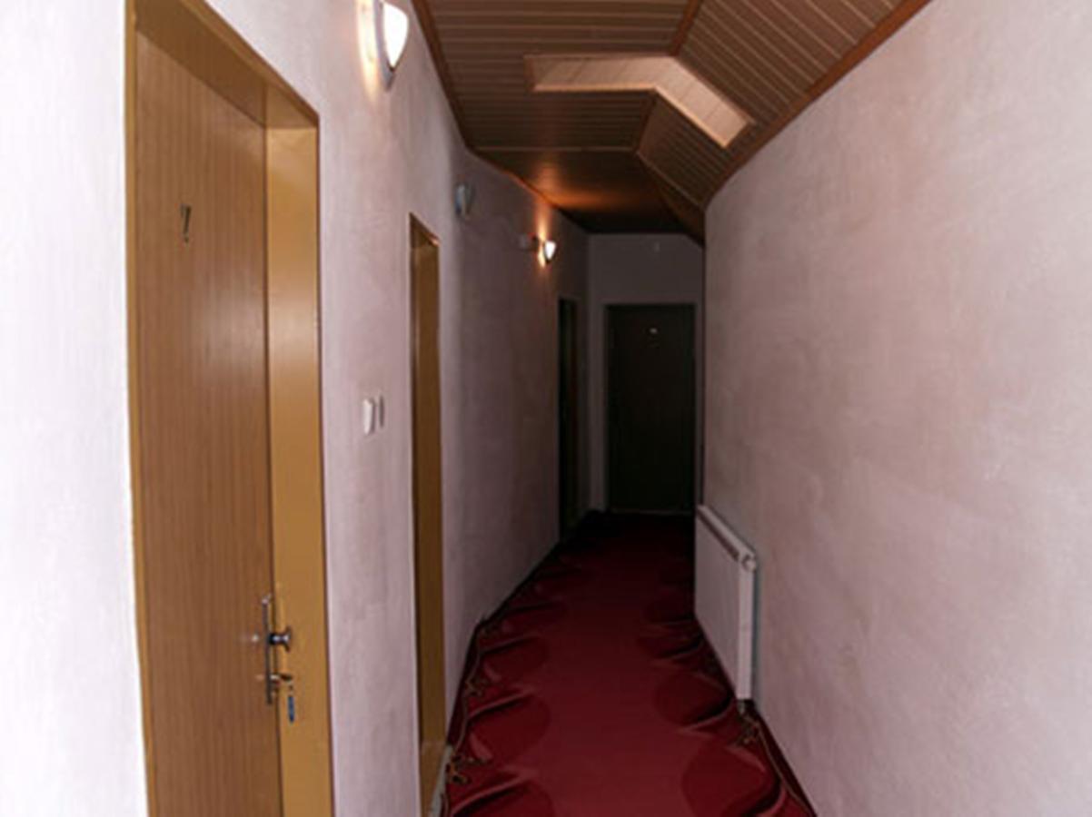 Vlachovo Motel Pod Stromisom מראה חיצוני תמונה