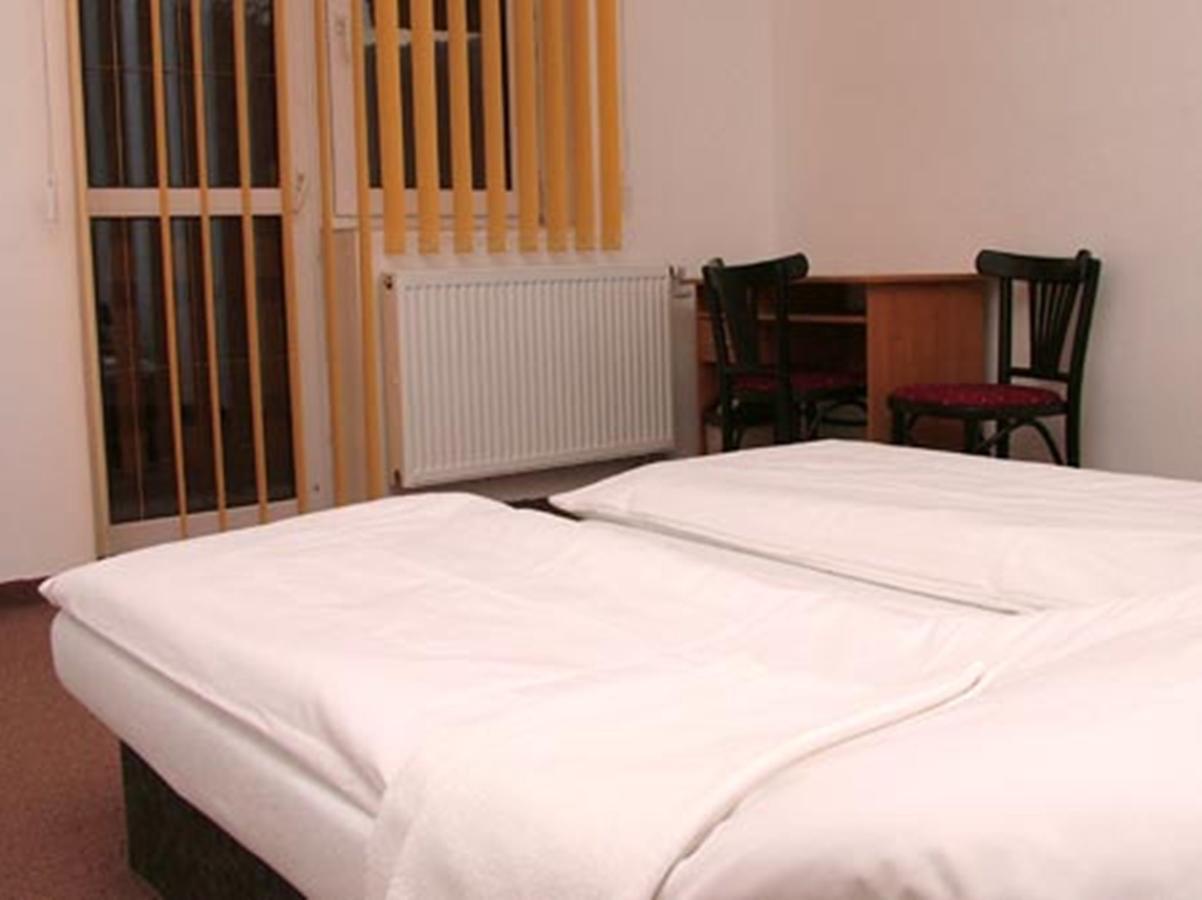 Vlachovo Motel Pod Stromisom מראה חיצוני תמונה