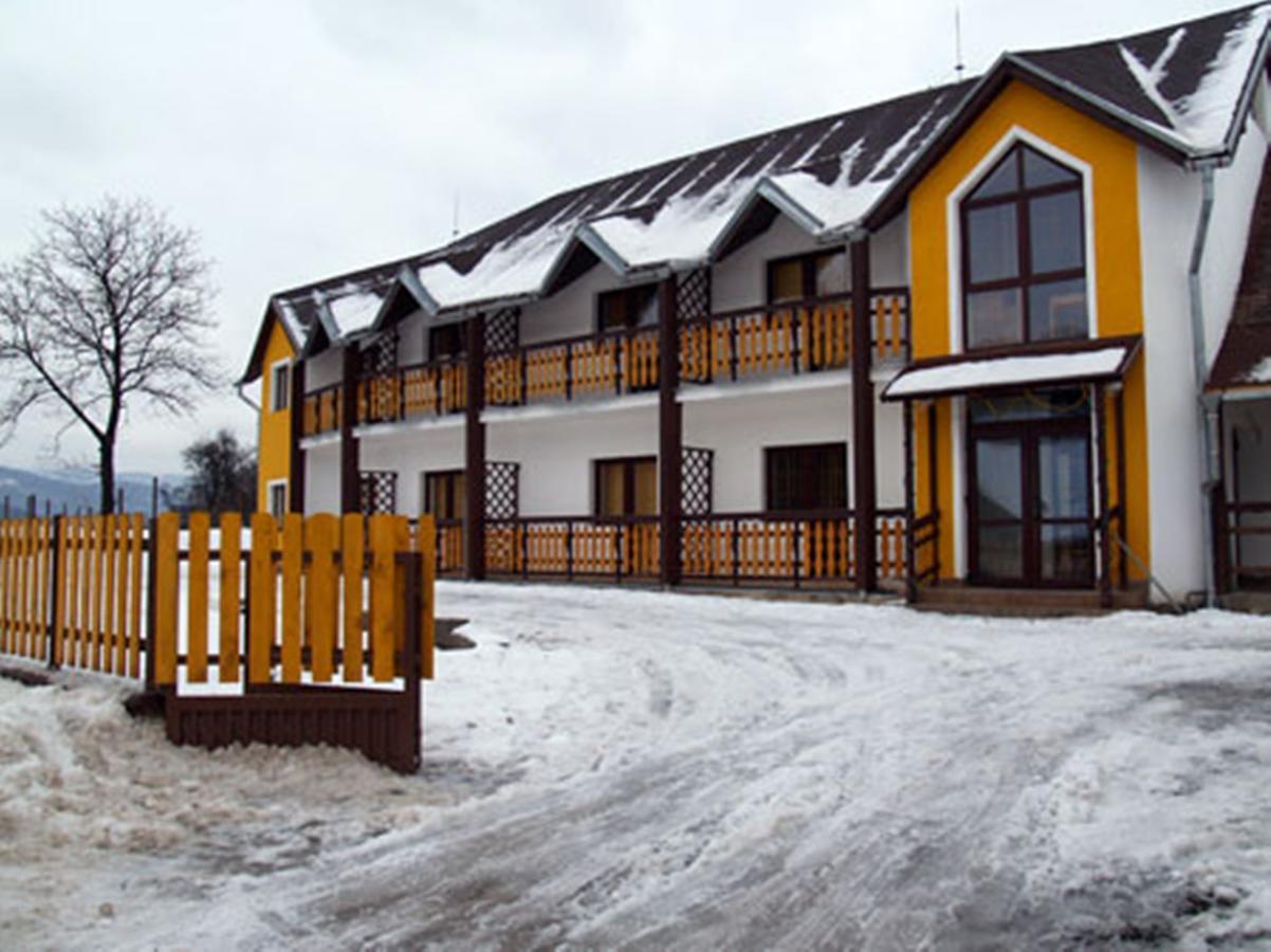 Vlachovo Motel Pod Stromisom מראה חיצוני תמונה