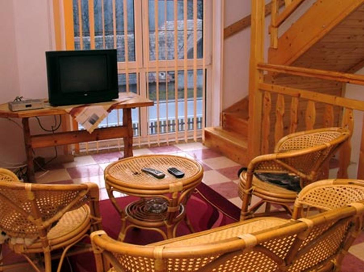 Vlachovo Motel Pod Stromisom מראה חיצוני תמונה